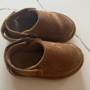 UGG Kids Chestnut Suede Slip-On Clogs with Backstrap
